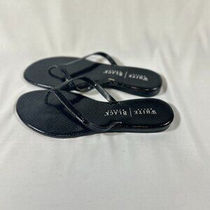 white house black market black snake pattern flip flops womans sz 8